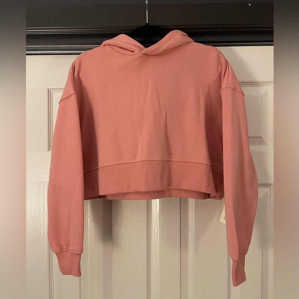Forever 21 Women’s Cropped Long Sleeve Athletic Pullover with Hood- Dusty Pink